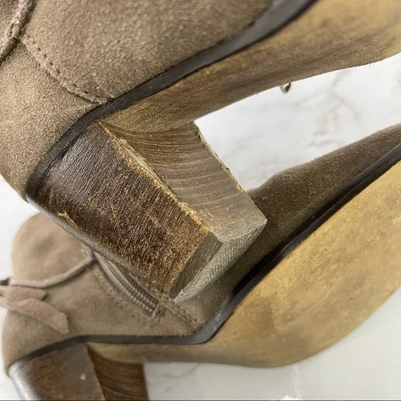 Steve Madden Suede Ankle Booties Zip Up Taupe Block Heel Size 7.5 - Picture 8 of 8